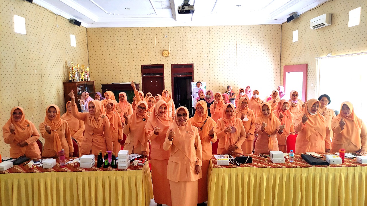Pertemuan Rutin Dharma Wanita Persatuan Di DKPPP Kota Probolinggo
